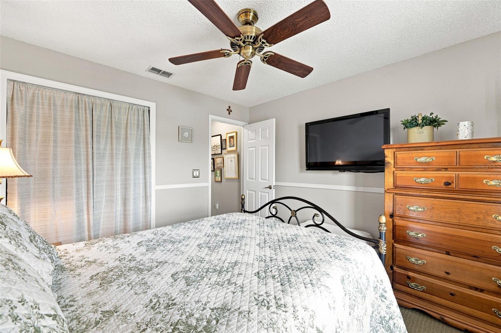 4352 OLIN ST — photo 34