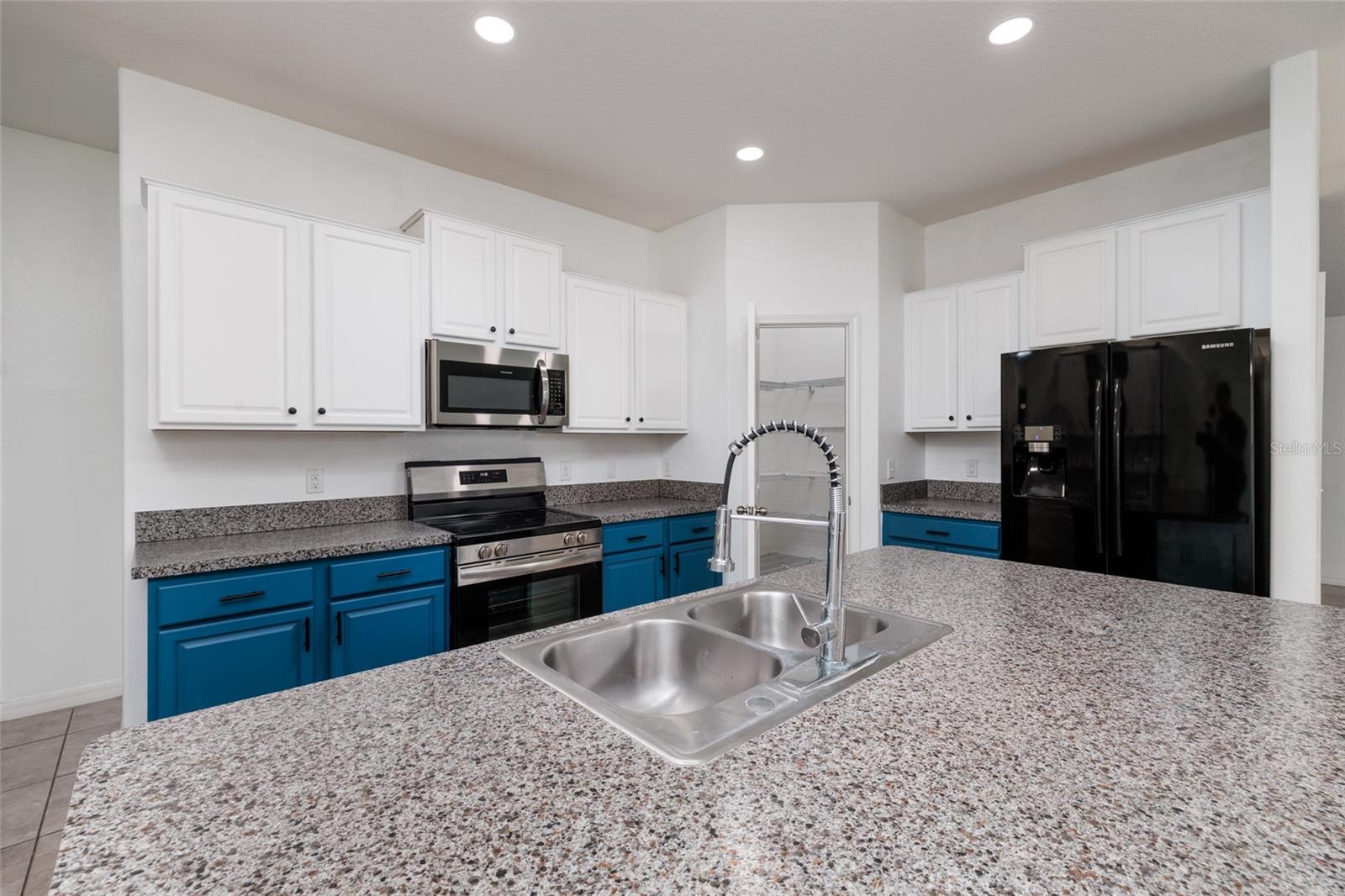 36077 STABLE WILK AVE — photo 13