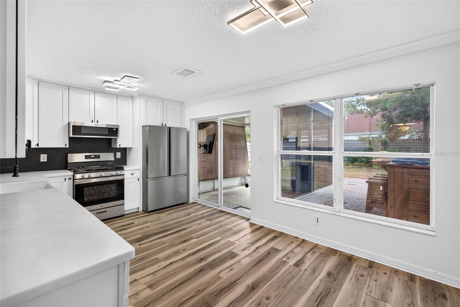 10521 LAKESIDE VISTA DR — photo 21