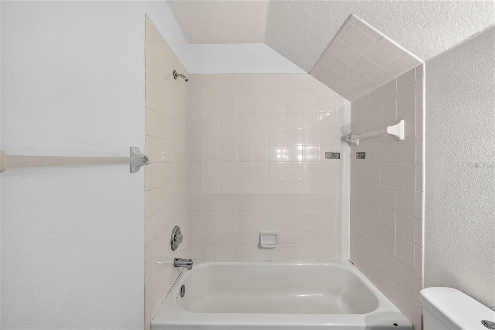 10521 LAKESIDE VISTA DR — photo 44