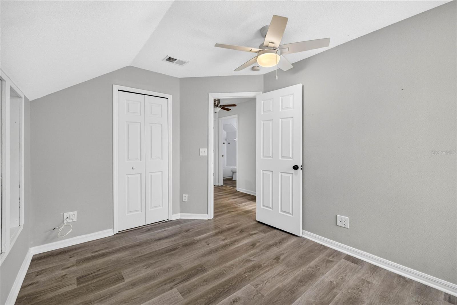 10521 LAKESIDE VISTA DR — photo 36