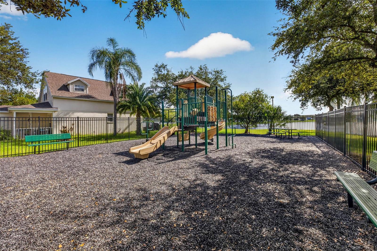 10521 LAKESIDE VISTA DR — photo 52
