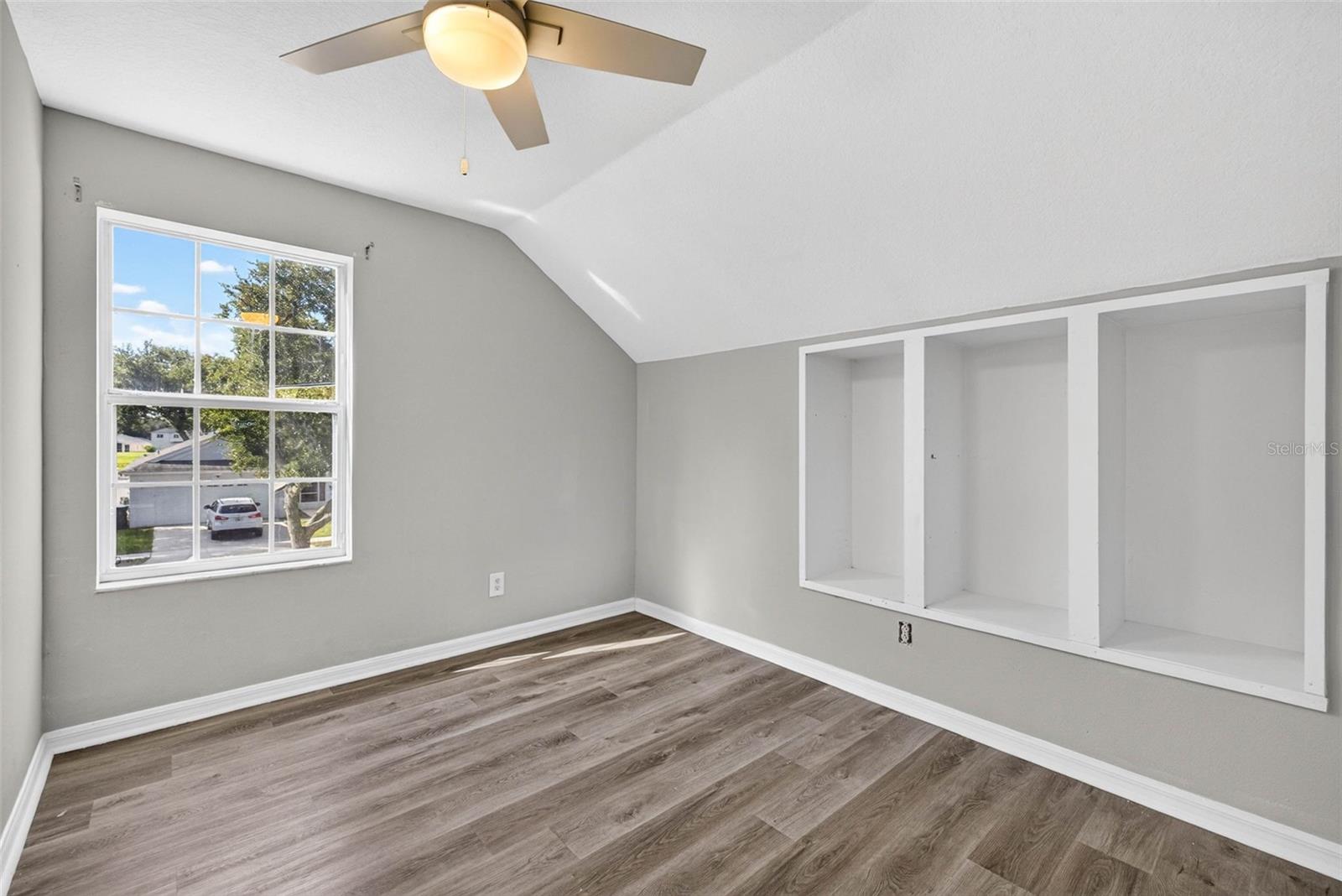 10521 LAKESIDE VISTA DR — photo 35