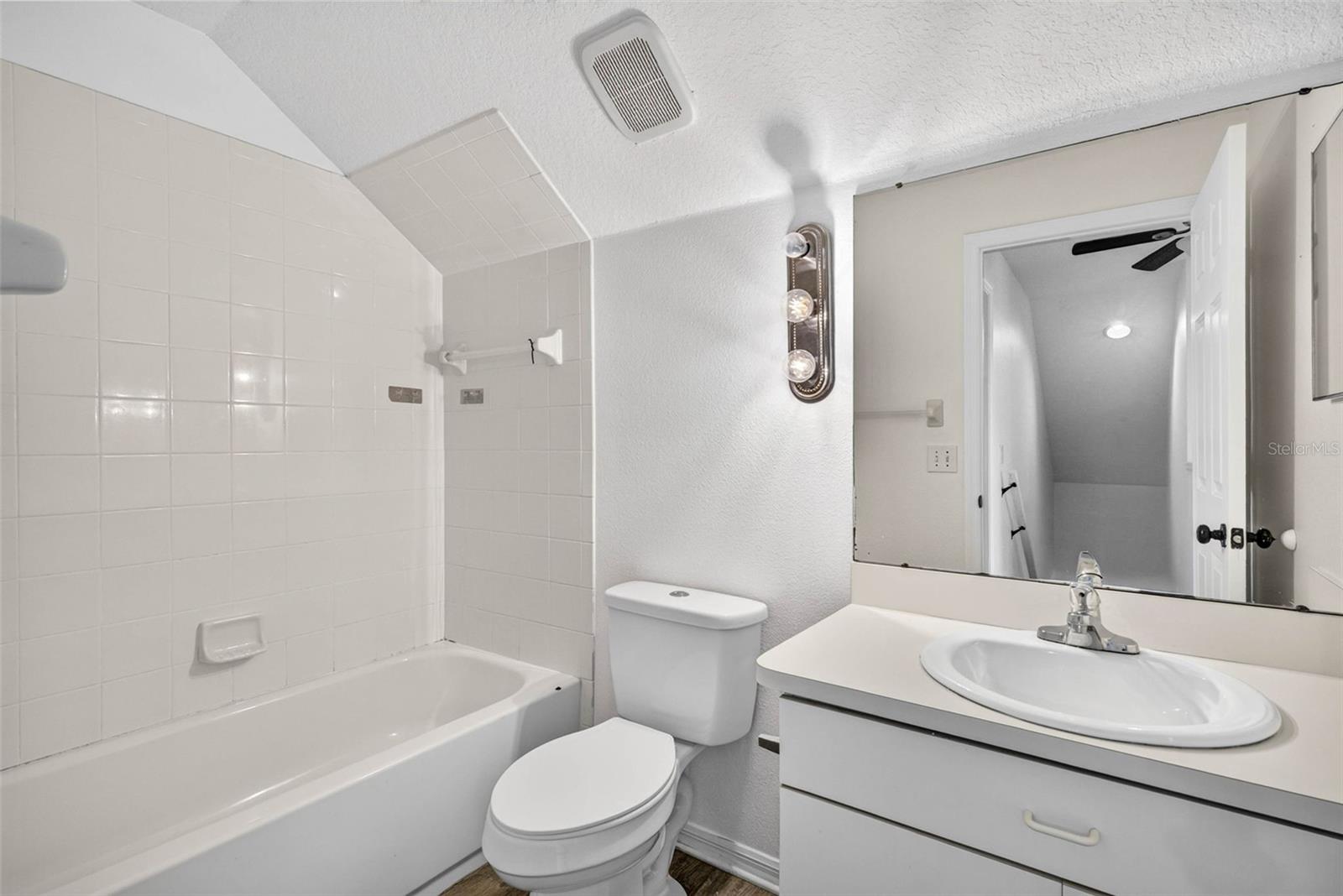 10521 LAKESIDE VISTA DR — photo 43