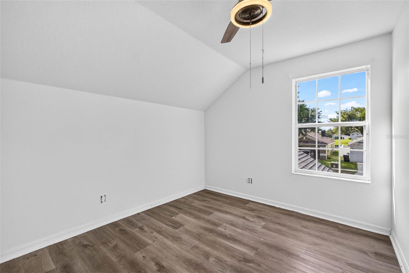 10521 LAKESIDE VISTA DR — photo 38