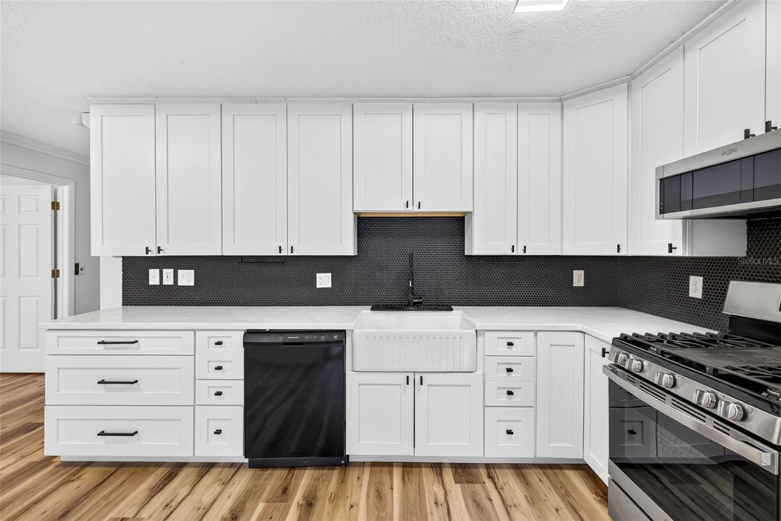 10521 LAKESIDE VISTA DR — photo 25