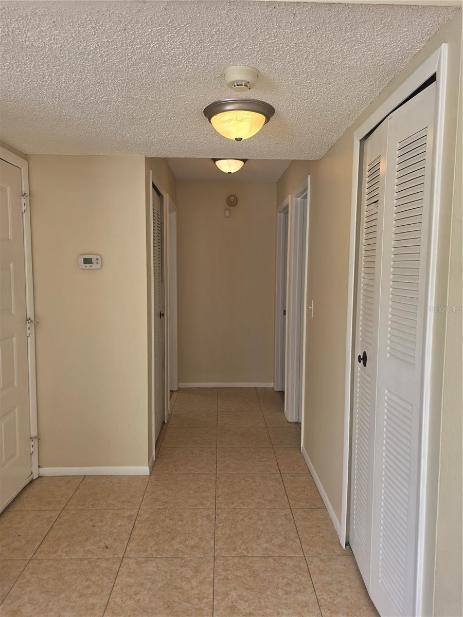 8507 CALADESI ISLAND DR — photo 10