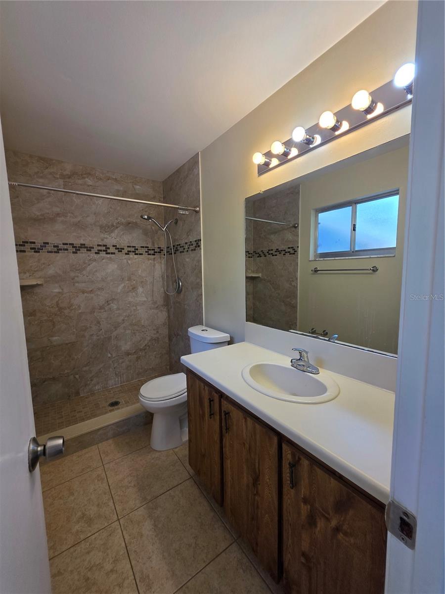 8507 CALADESI ISLAND DR — photo 17
