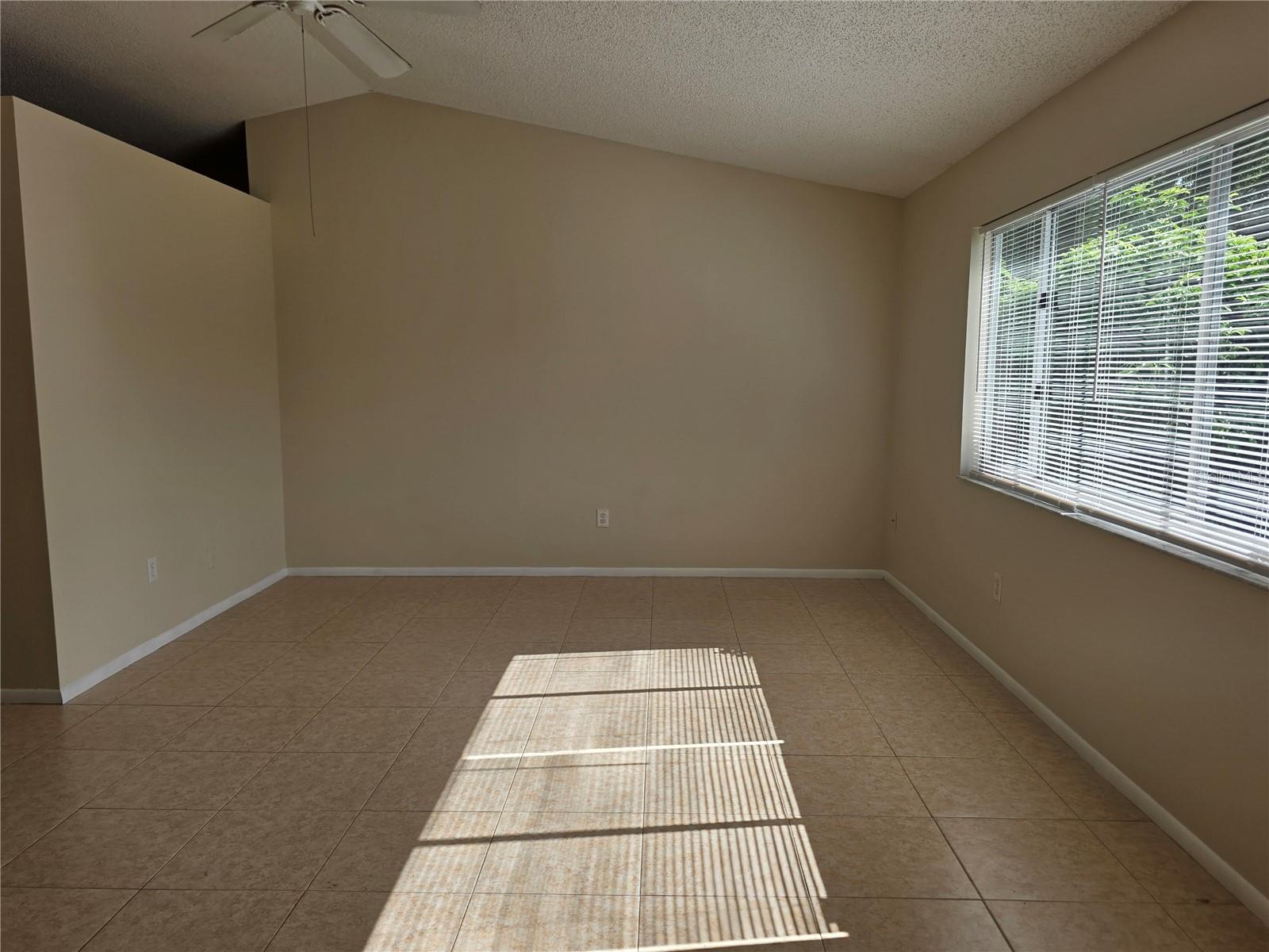 8507 CALADESI ISLAND DR — photo 4
