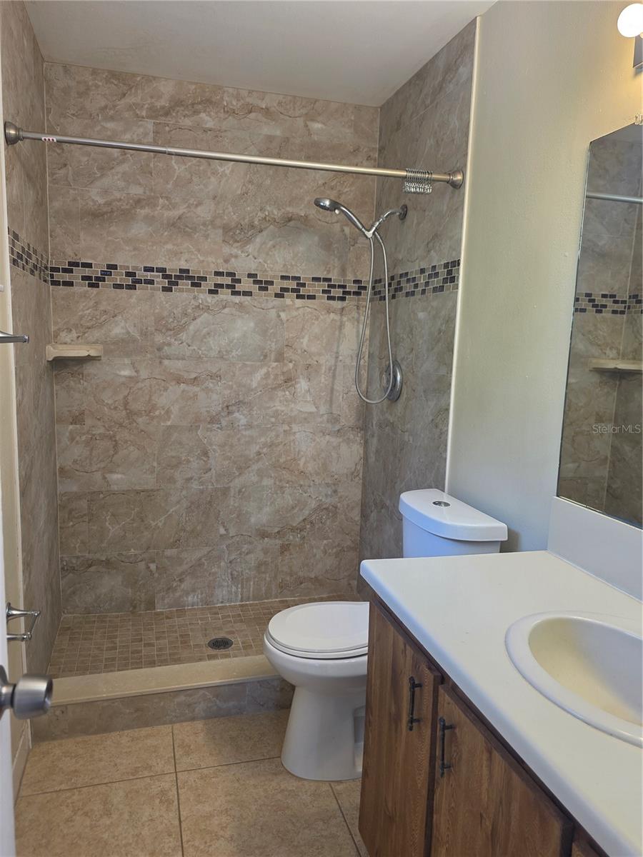 8507 CALADESI ISLAND DR — photo 15