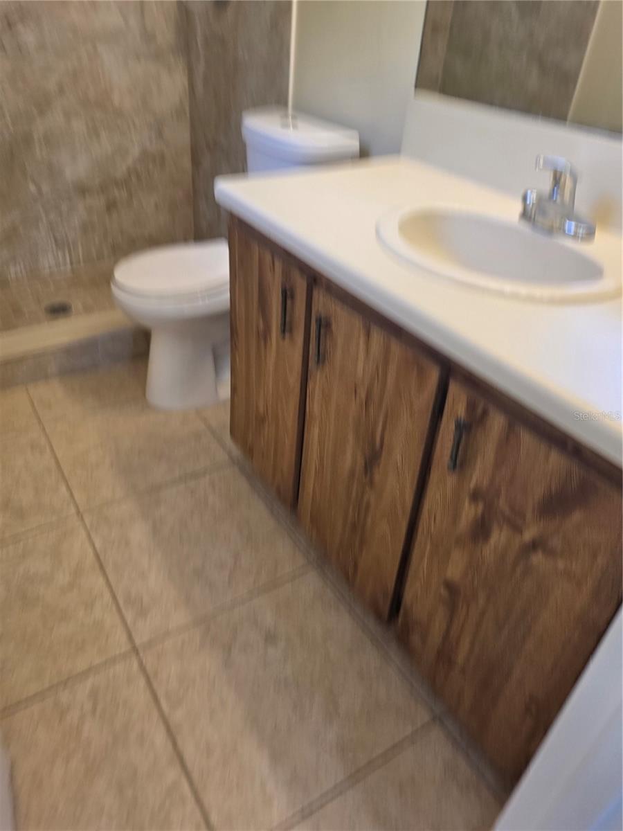 8507 CALADESI ISLAND DR — photo 16