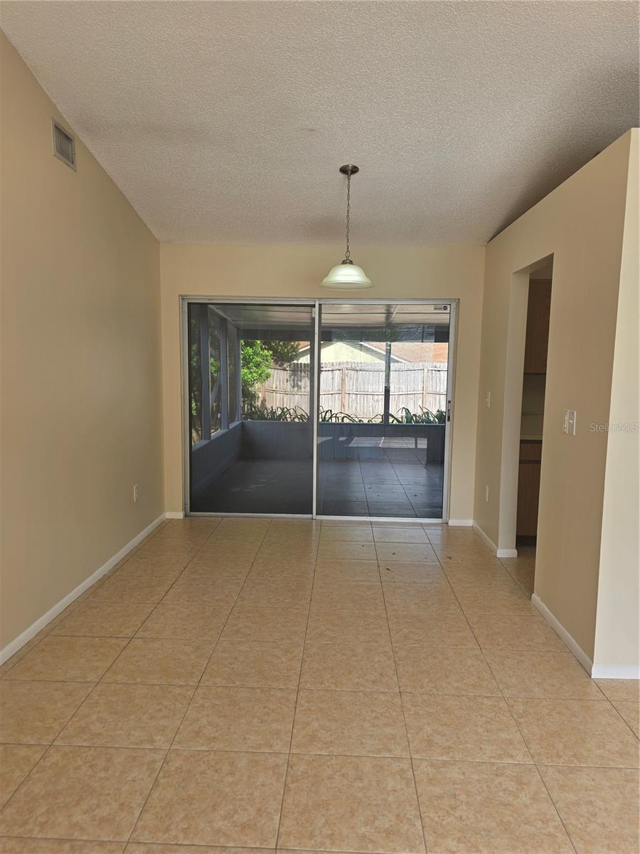 8507 CALADESI ISLAND DR — photo 9