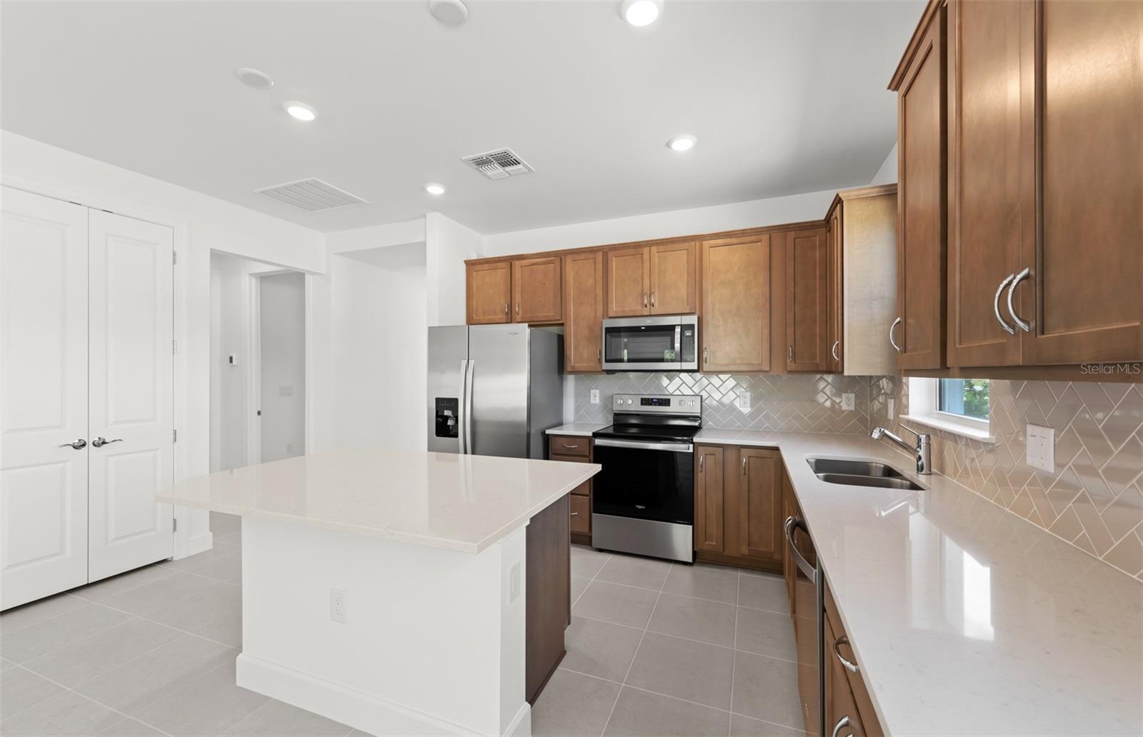 6859 CALI CT — photo 12