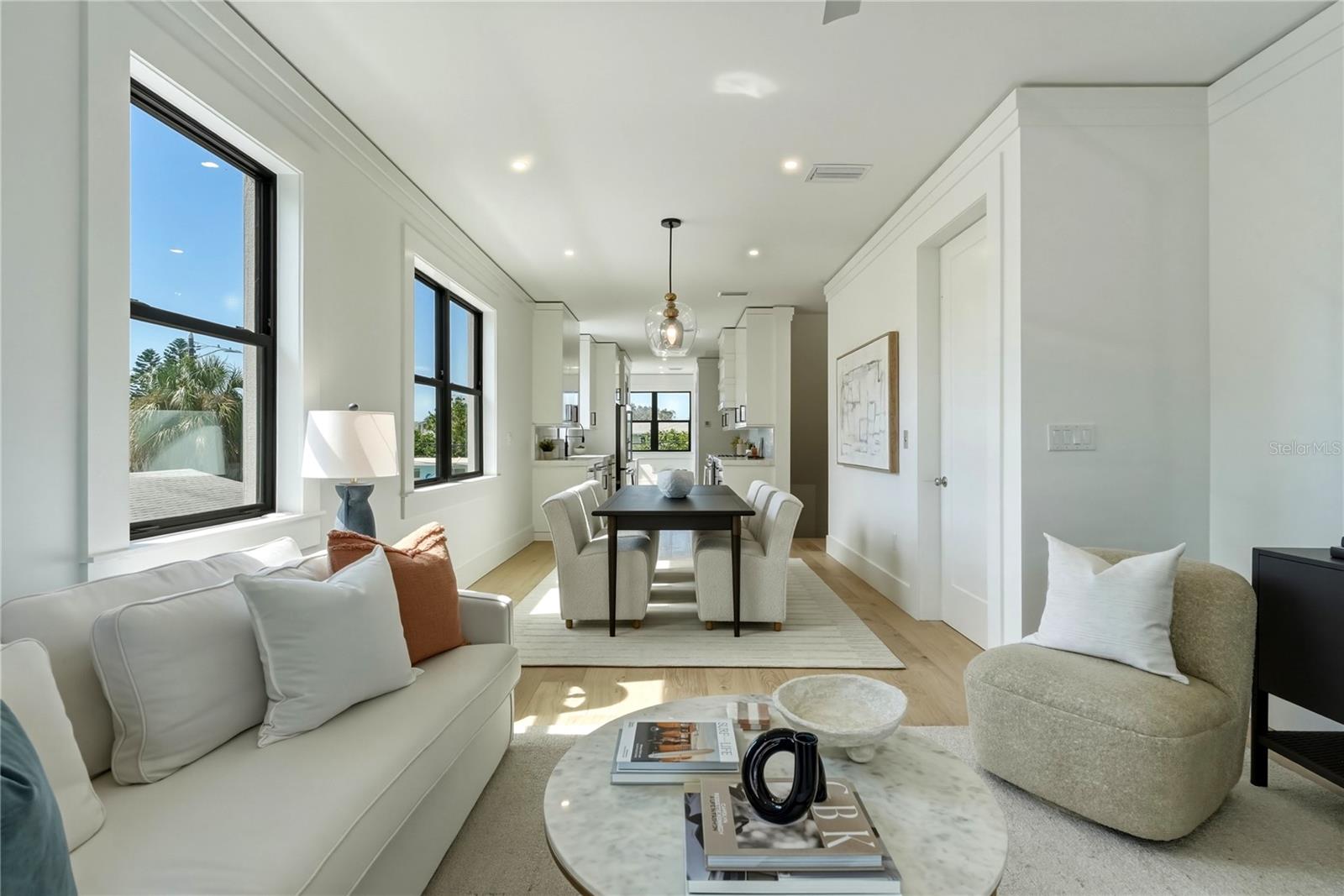 205 BATES AVE #A — photo 4