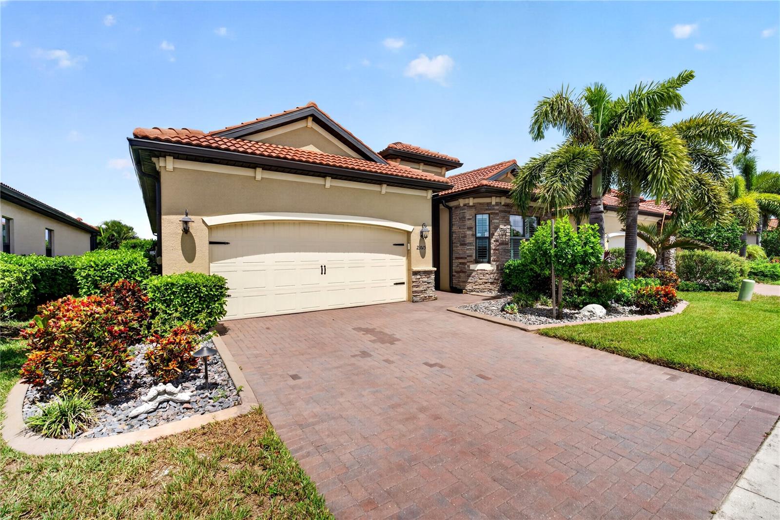 23515 WAVERLY CIR — photo 49