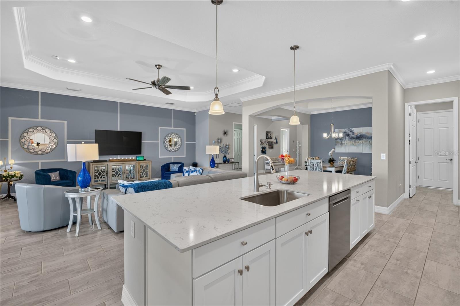 23515 WAVERLY CIR — photo 16