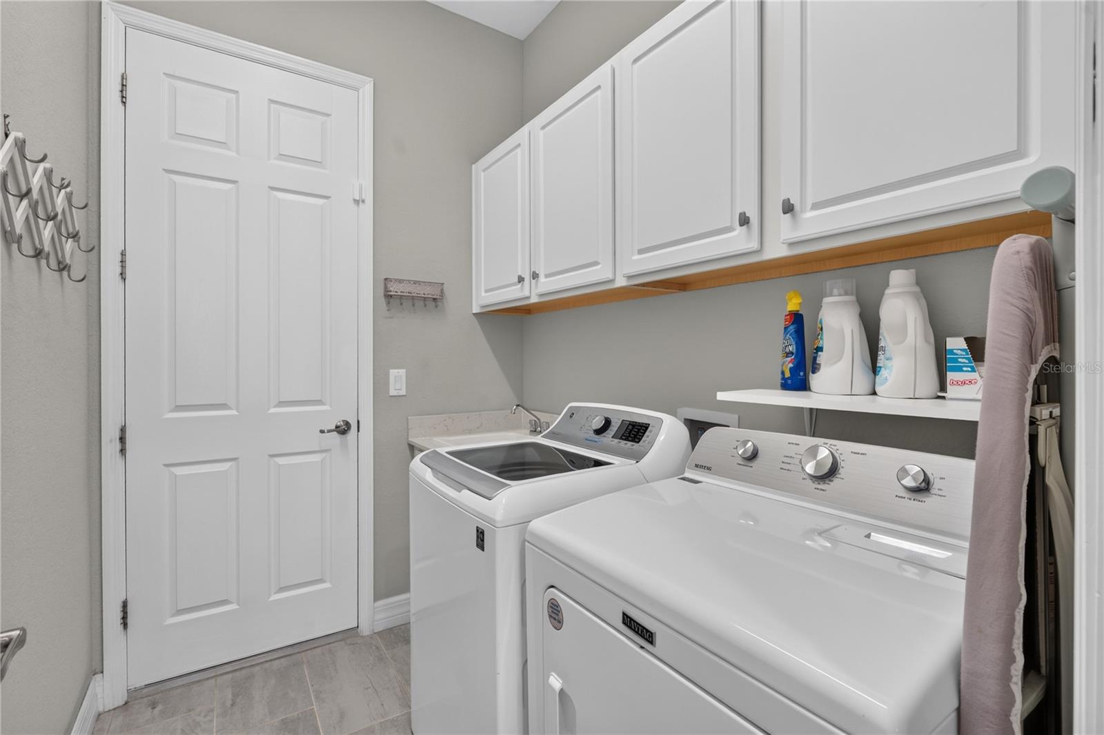 23515 WAVERLY CIR — photo 31
