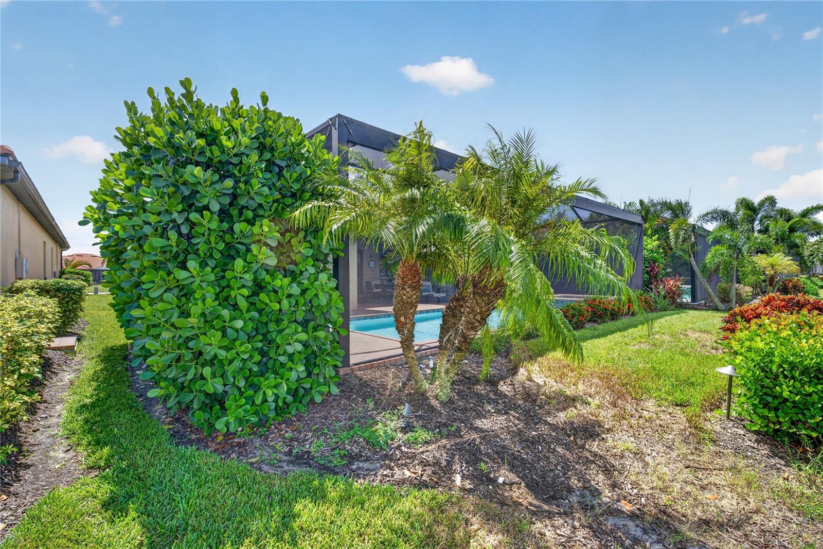 23515 WAVERLY CIR — photo 47