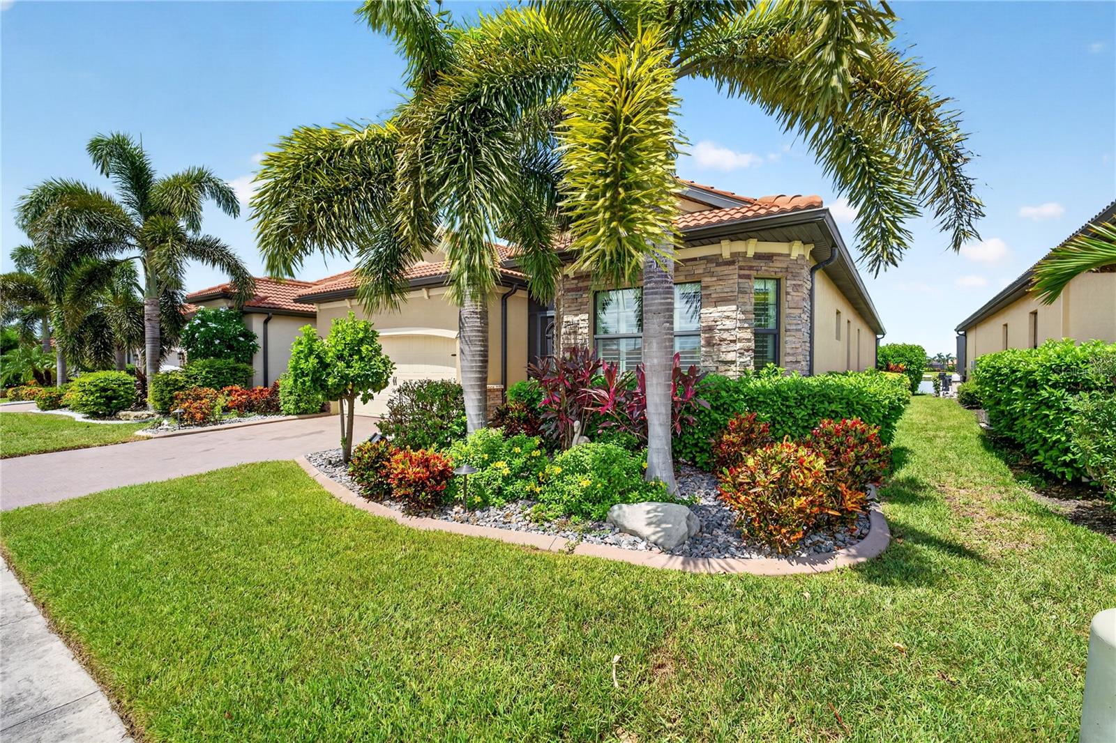 23515 WAVERLY CIR — photo 48