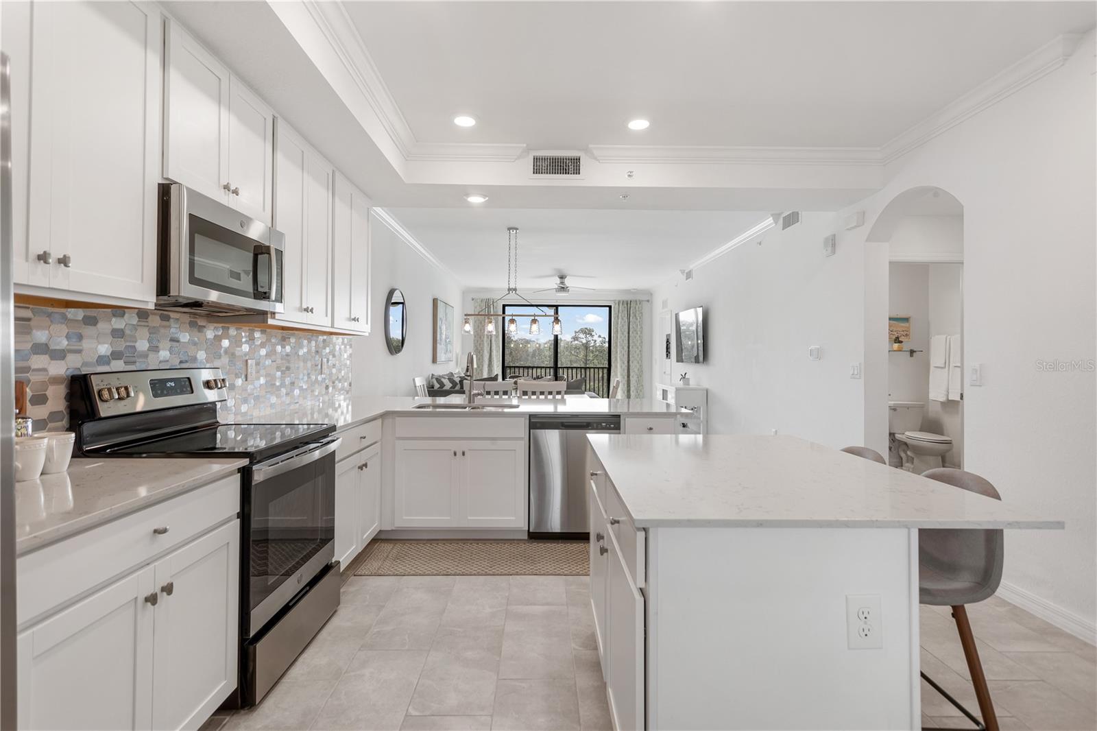 18028 GAWTHROP DR #304 — photo 4