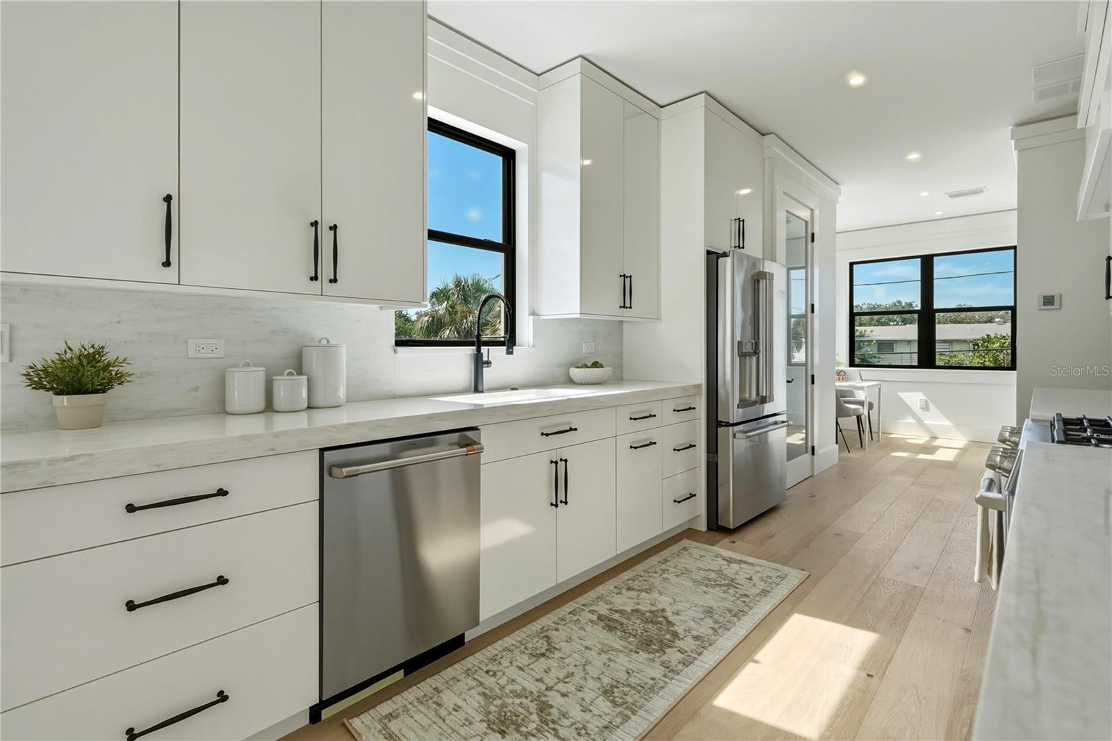 205 BATES AVE #B — photo 3