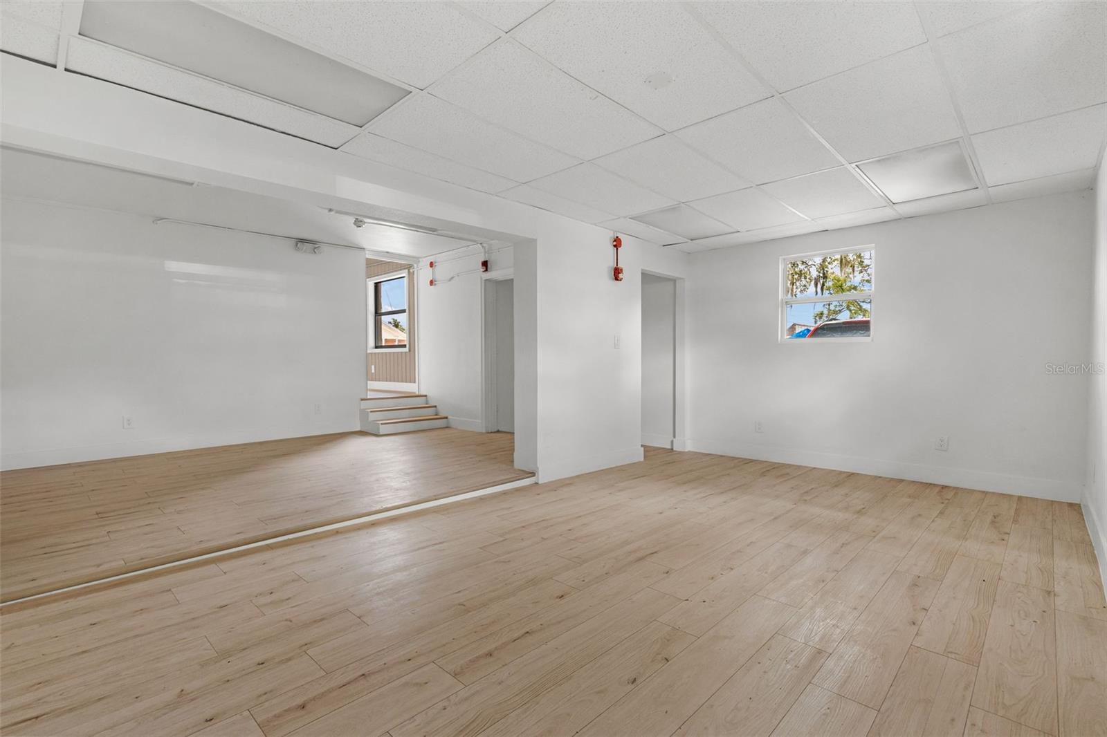 10302 N NEBRASKA AVE — photo 22