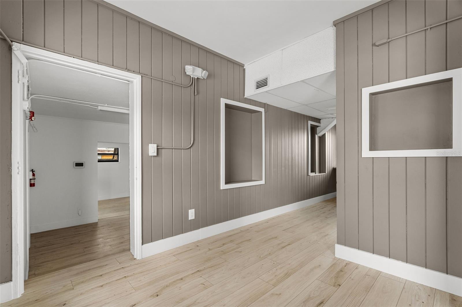 10302 N NEBRASKA AVE — photo 16