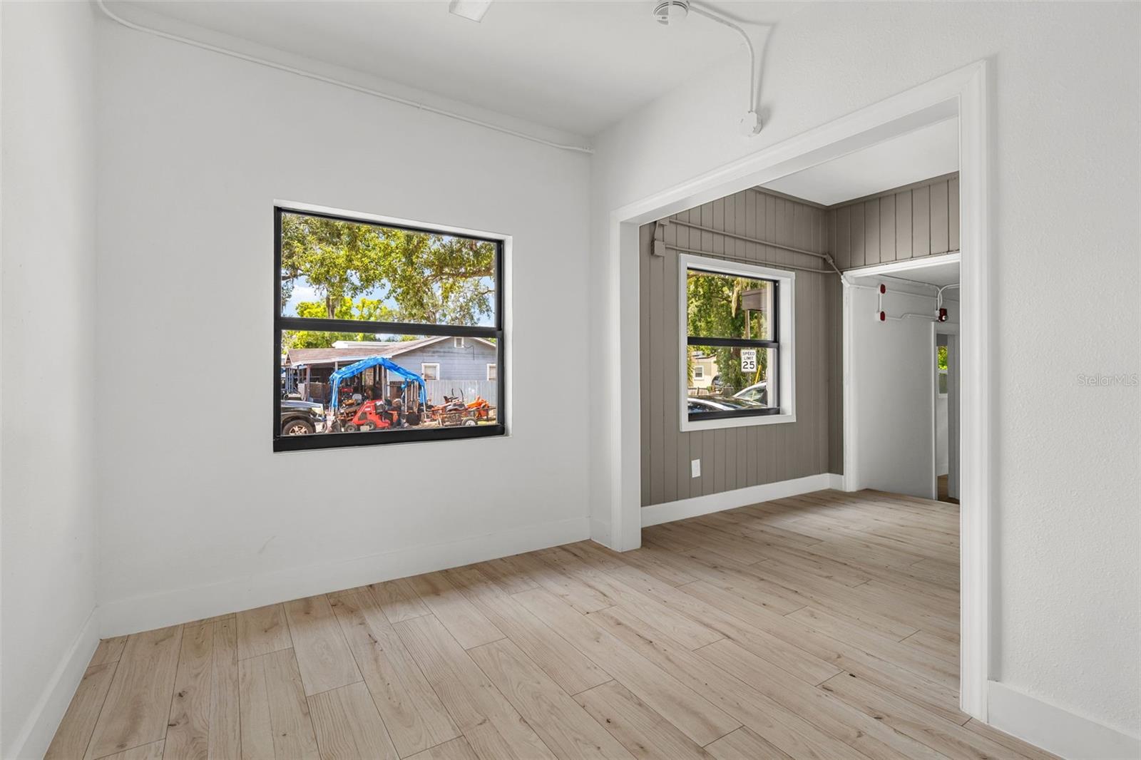 10302 N NEBRASKA AVE — photo 14