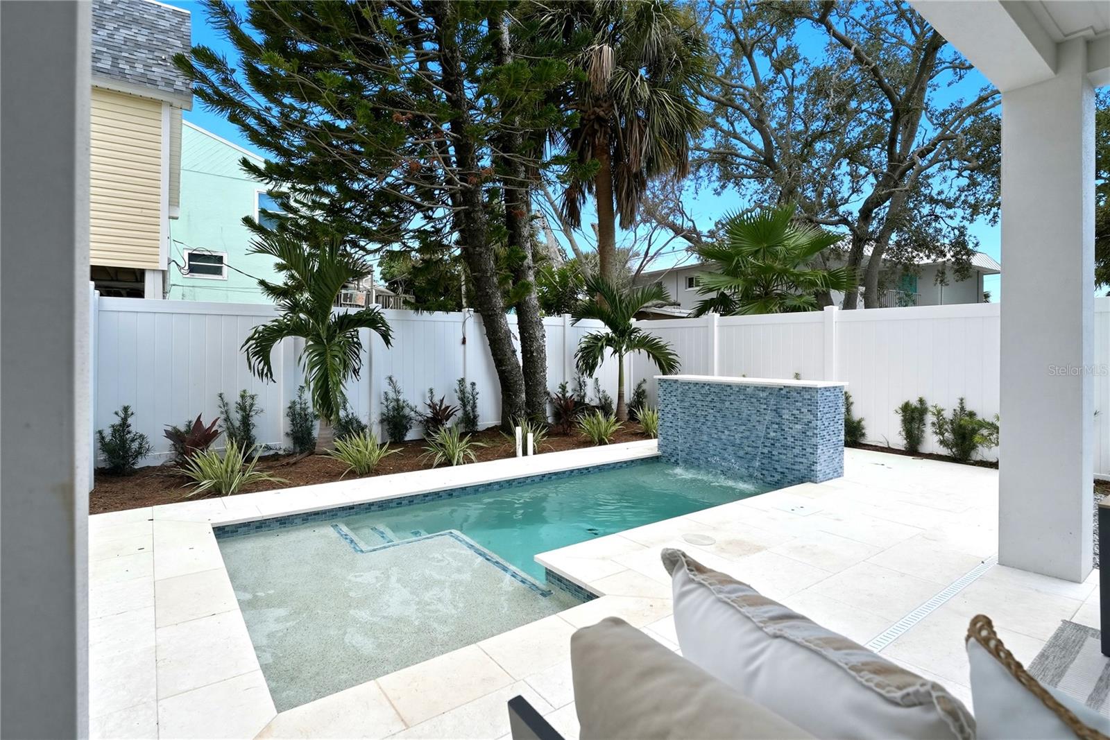 205 BATES AVE — photo 35