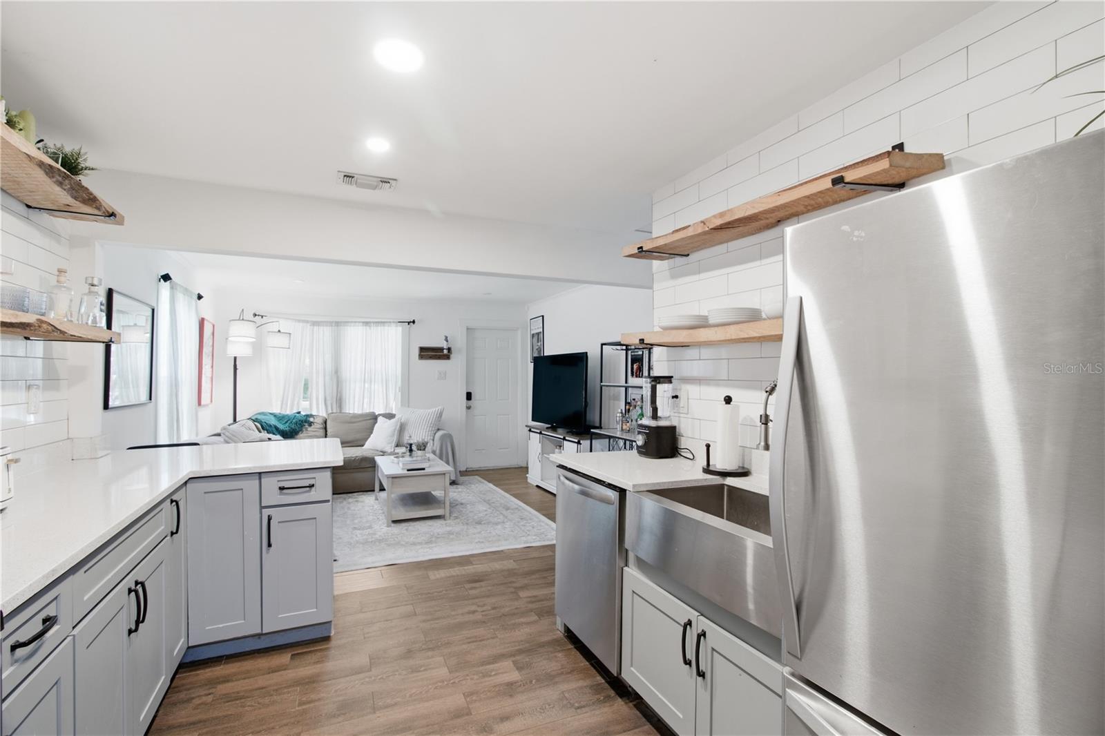 5552 CRISSMAN DR N — photo 10
