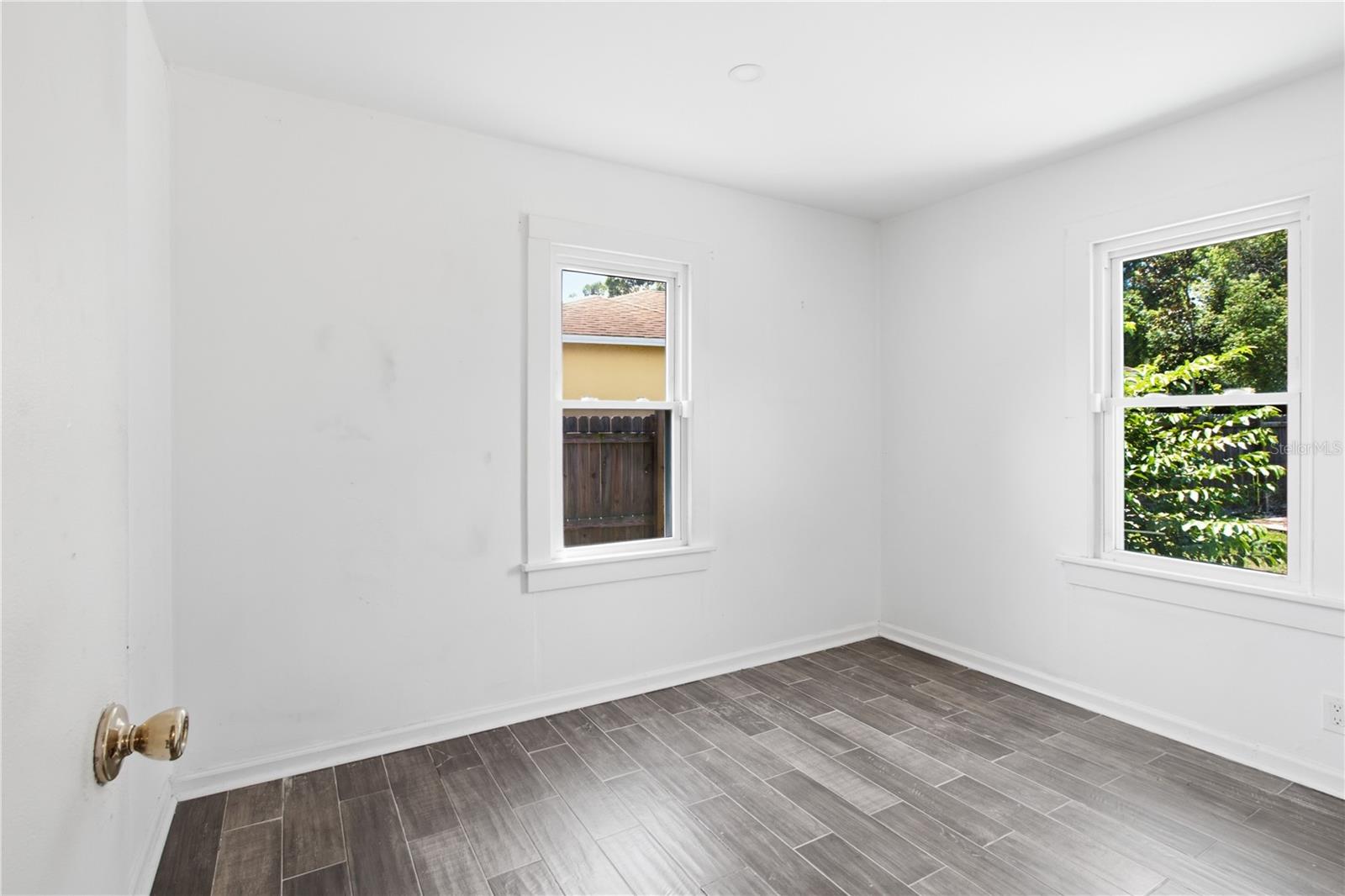 5552 CRISSMAN DR N — photo 18