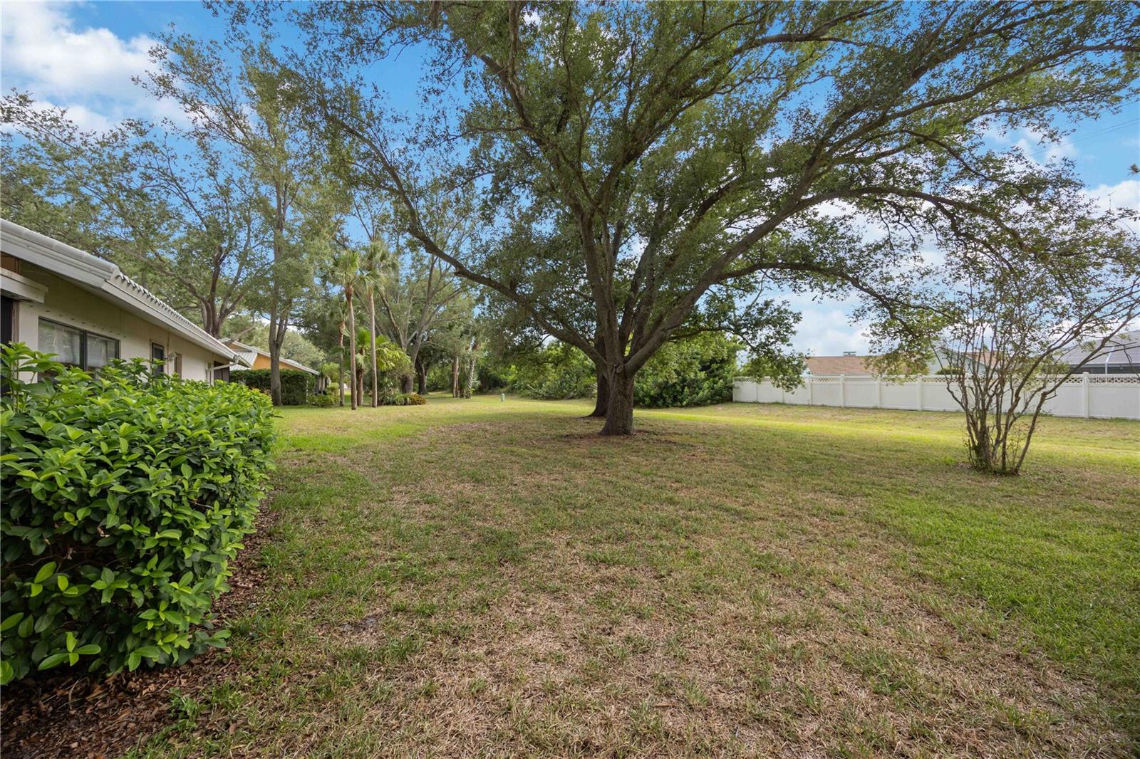 231 SOUTHAMPTON LN #277 — photo 35