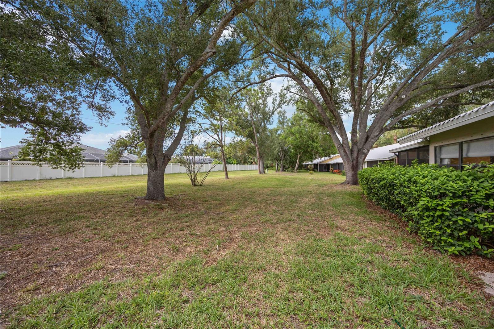 231 SOUTHAMPTON LN #277 — photo 34