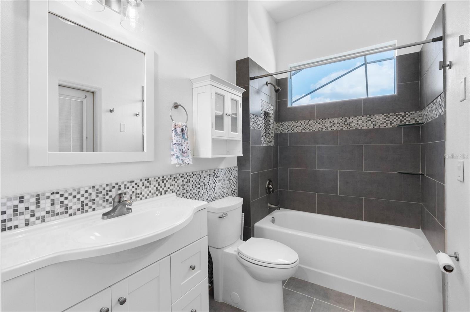 11916 SUMMER SPRINGS DR — photo 31