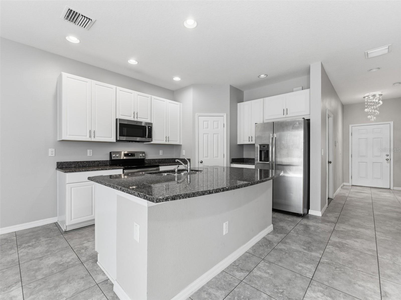 7052 GRAND ELM DR — photo 4