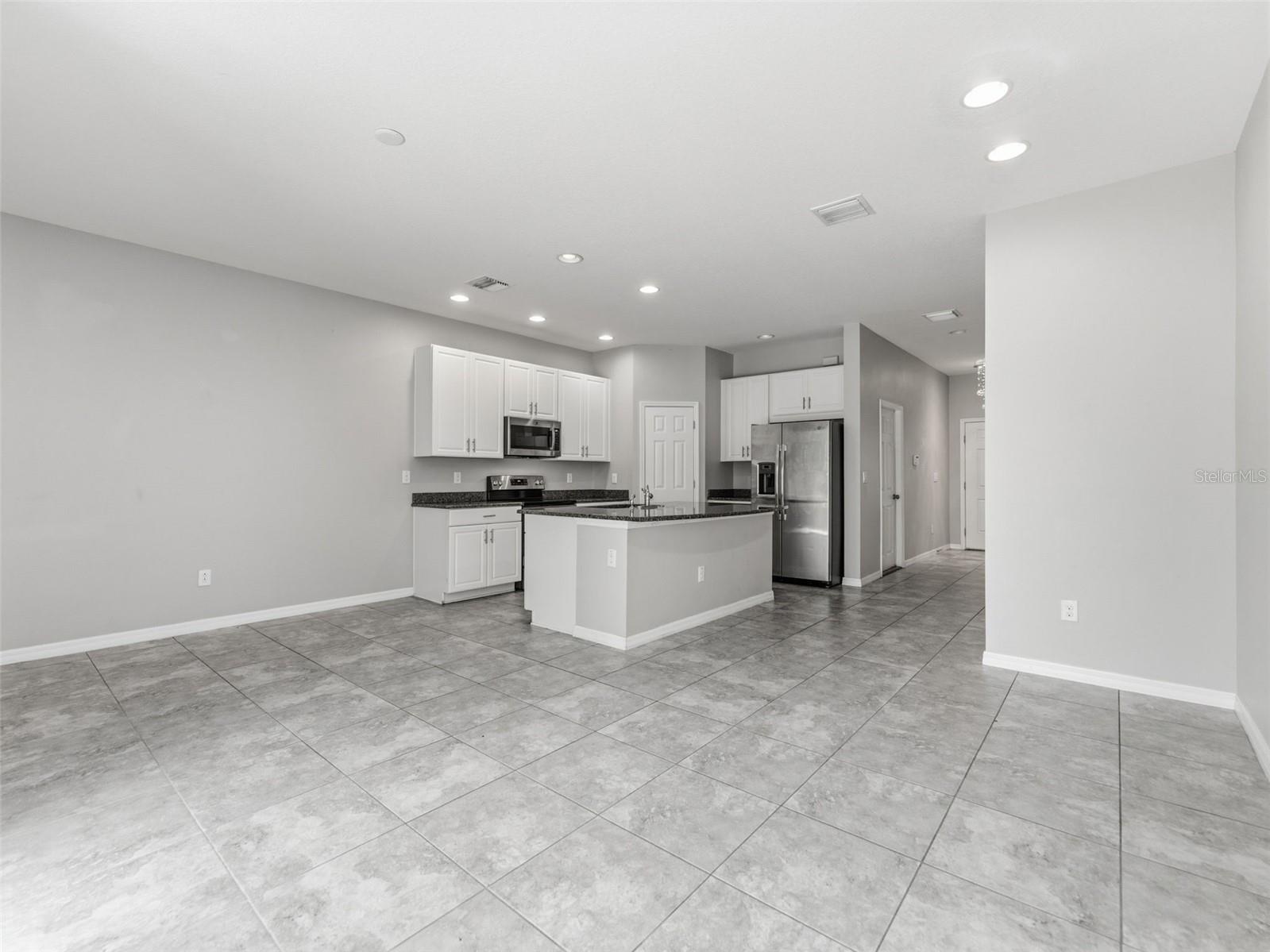 7052 GRAND ELM DR — photo 7