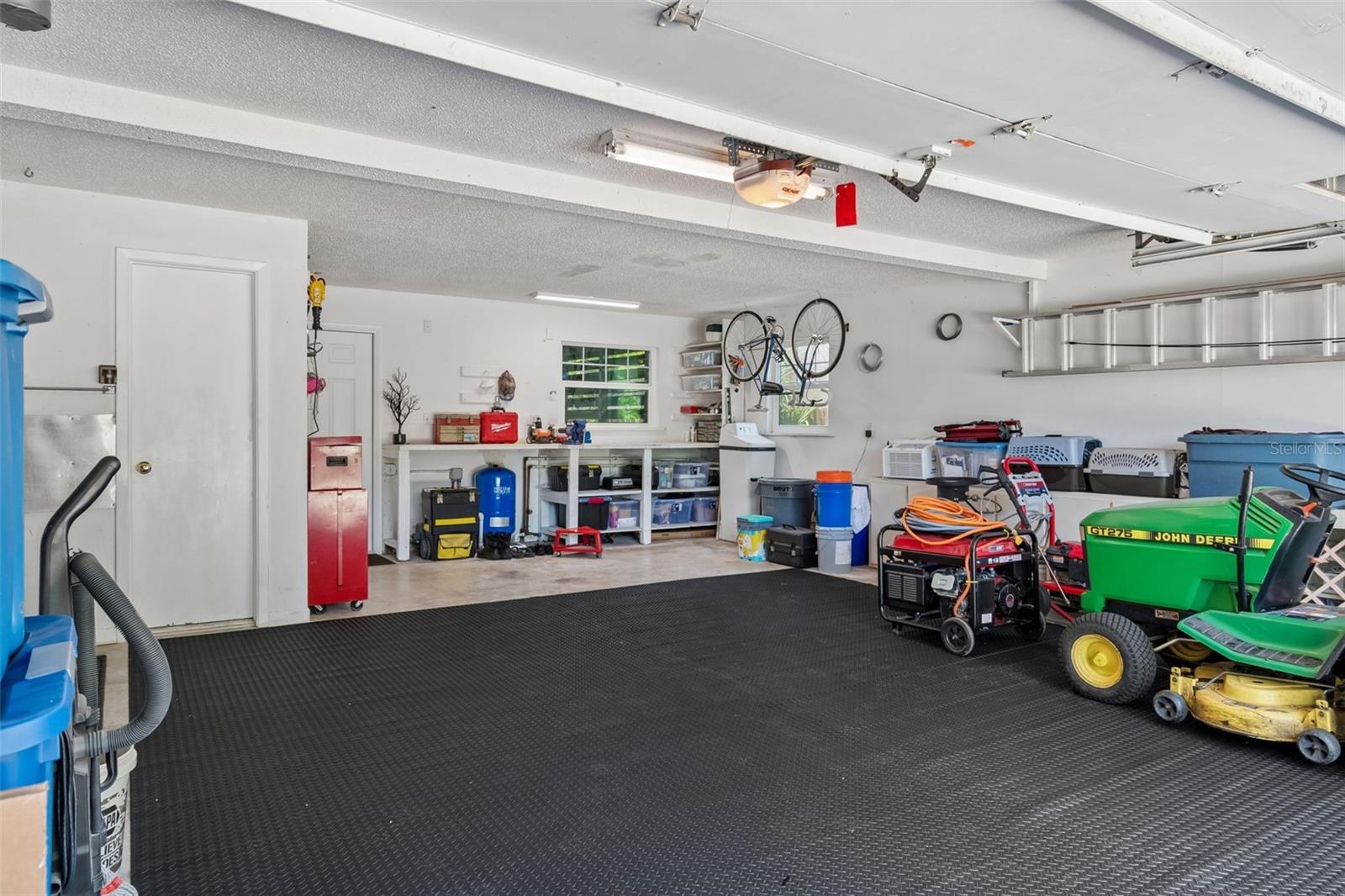 12120 CARVER AVE — photo 45