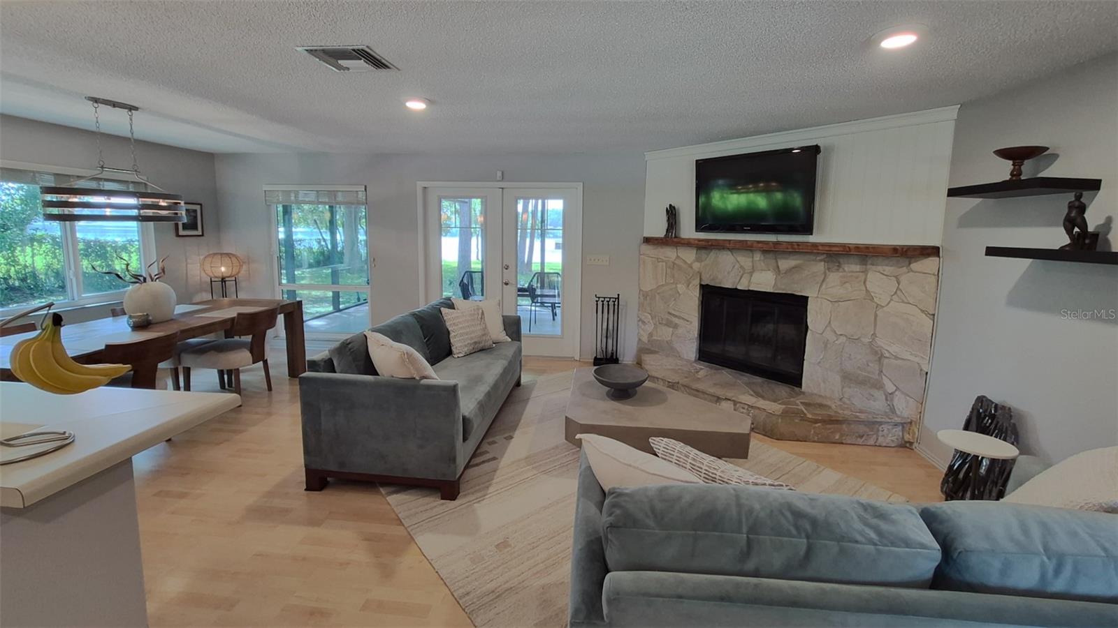 12120 CARVER AVE — photo 12