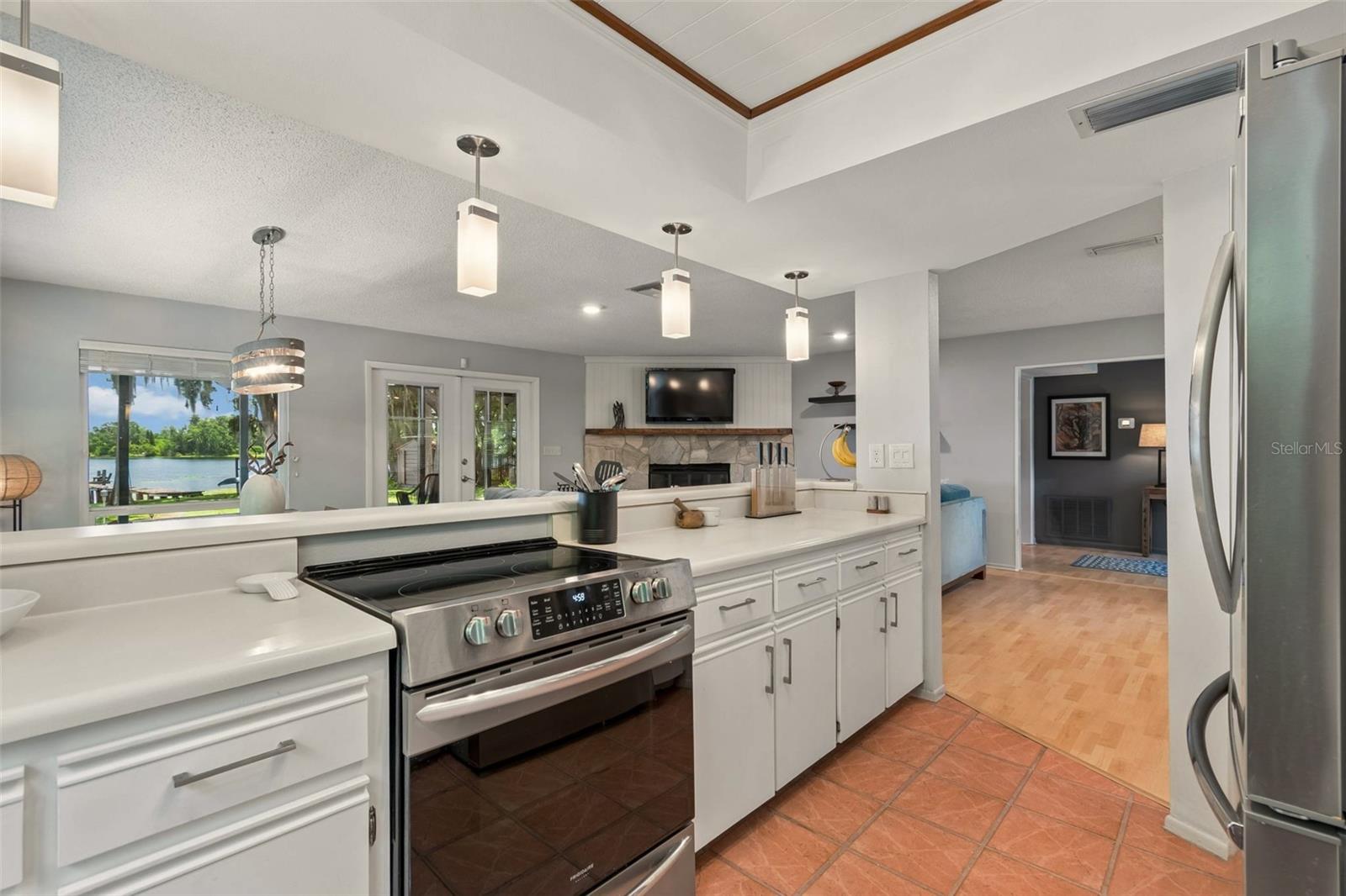 12120 CARVER AVE — photo 19