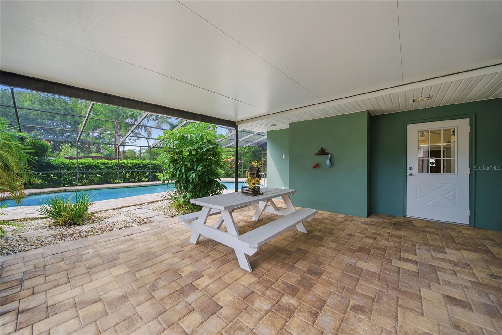 1216 S PINE LAKE DR — photo 31