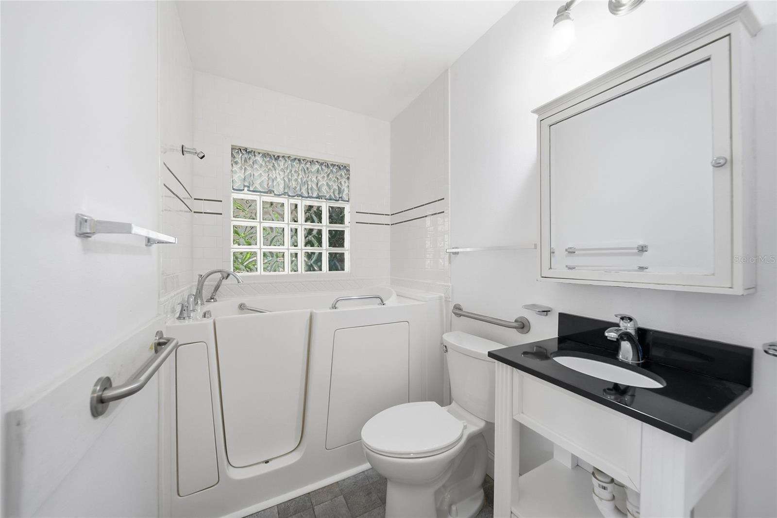 1216 S PINE LAKE DR — photo 30