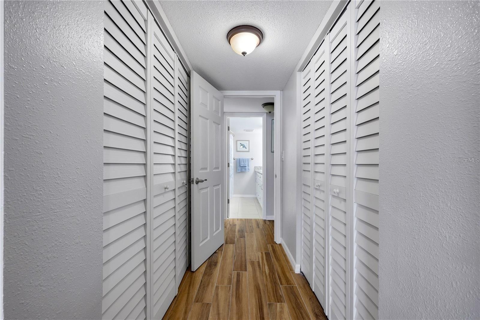 7400 SUNSHINE SKYWAY LN S #111 — photo 24
