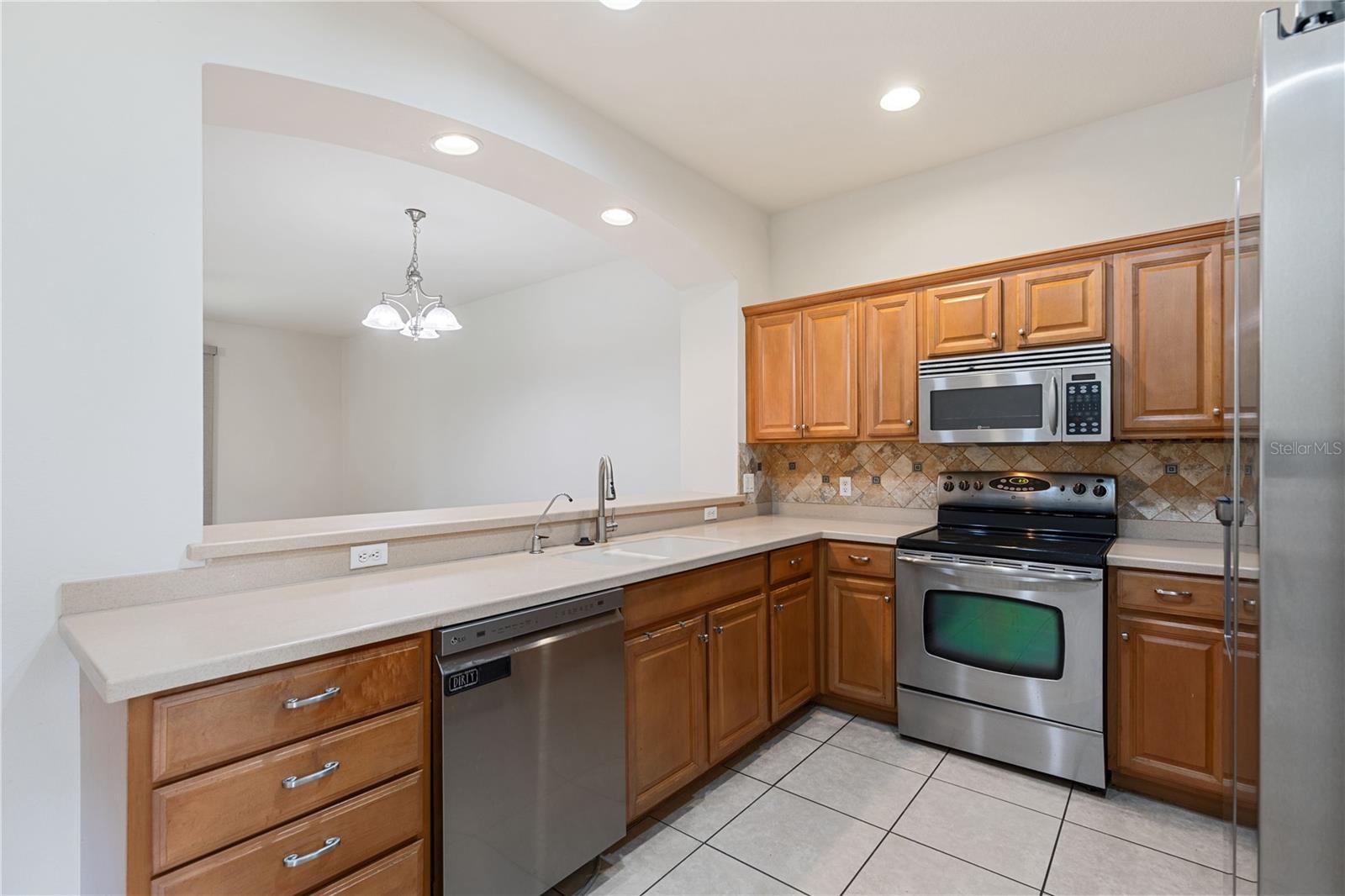 1073 JONAH DR — photo 8
