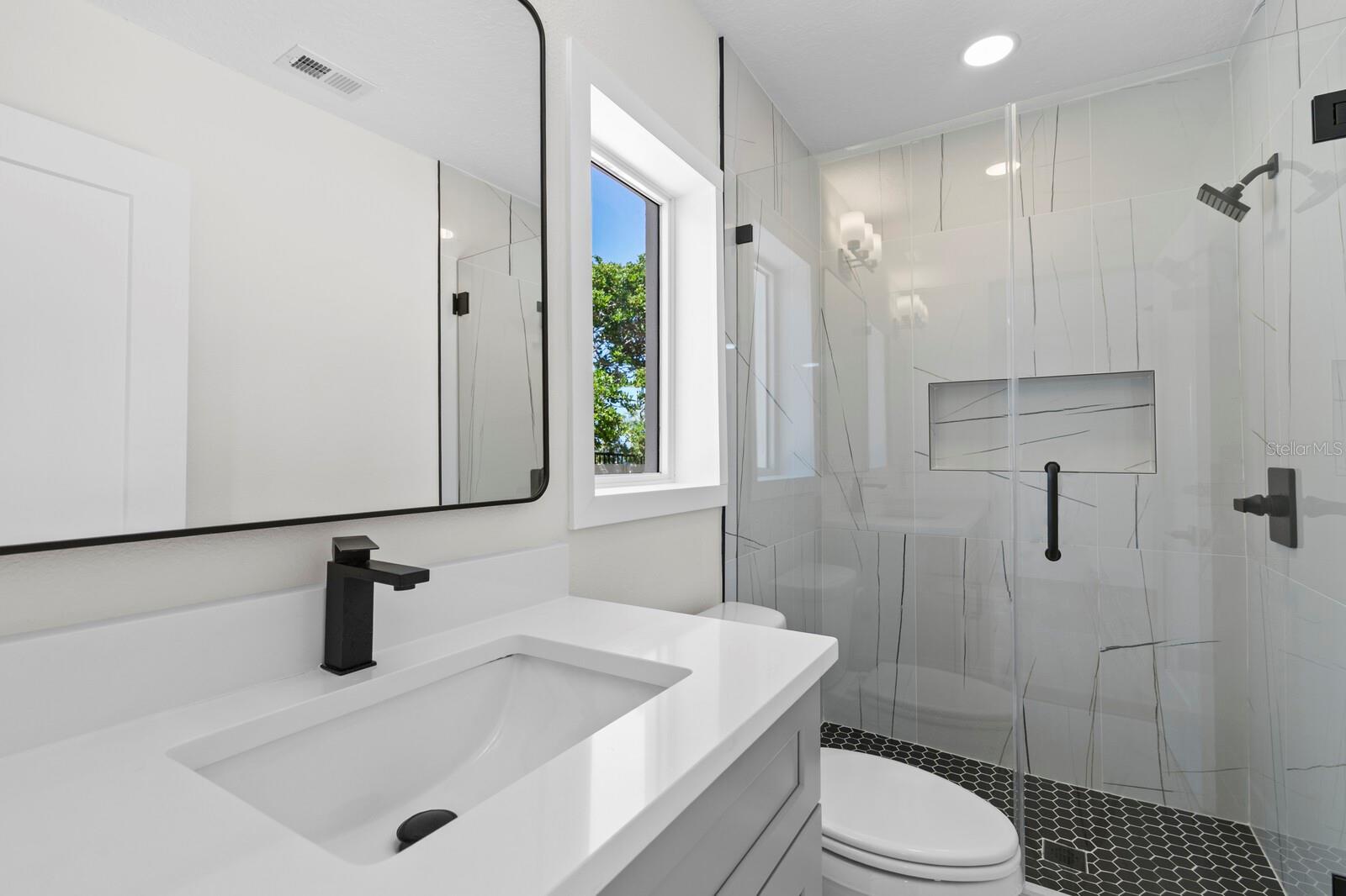 202 DRIFTWOOD LN — photo 33