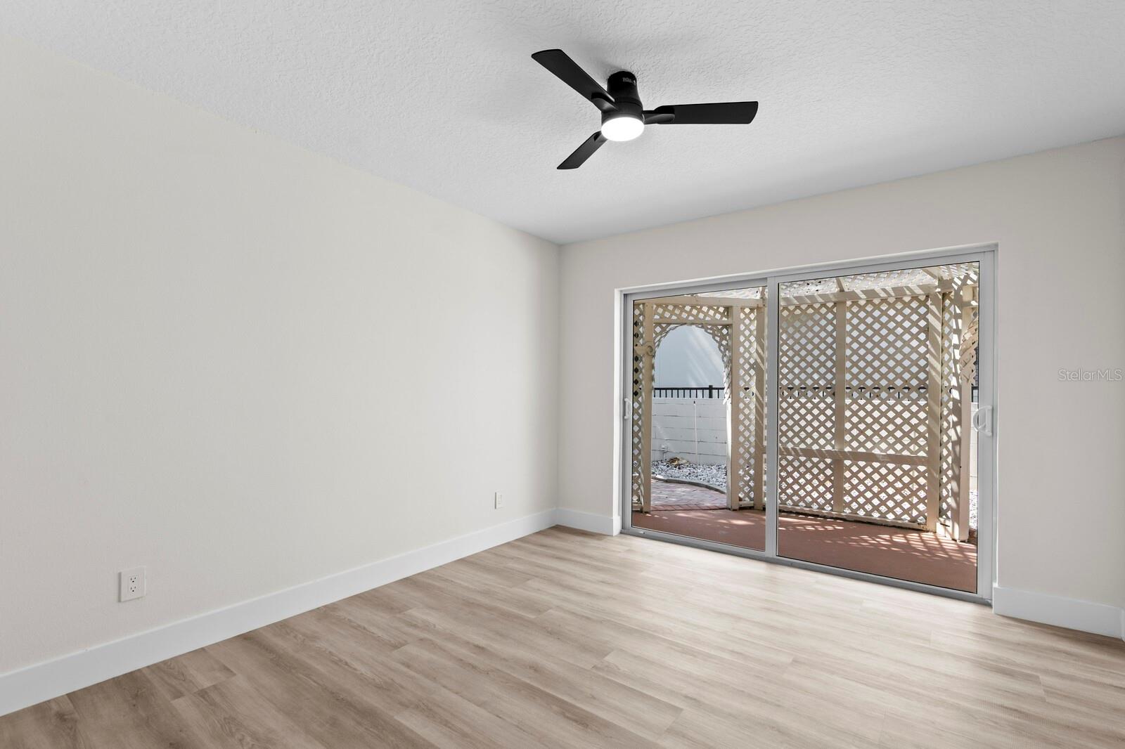 202 DRIFTWOOD LN — photo 32