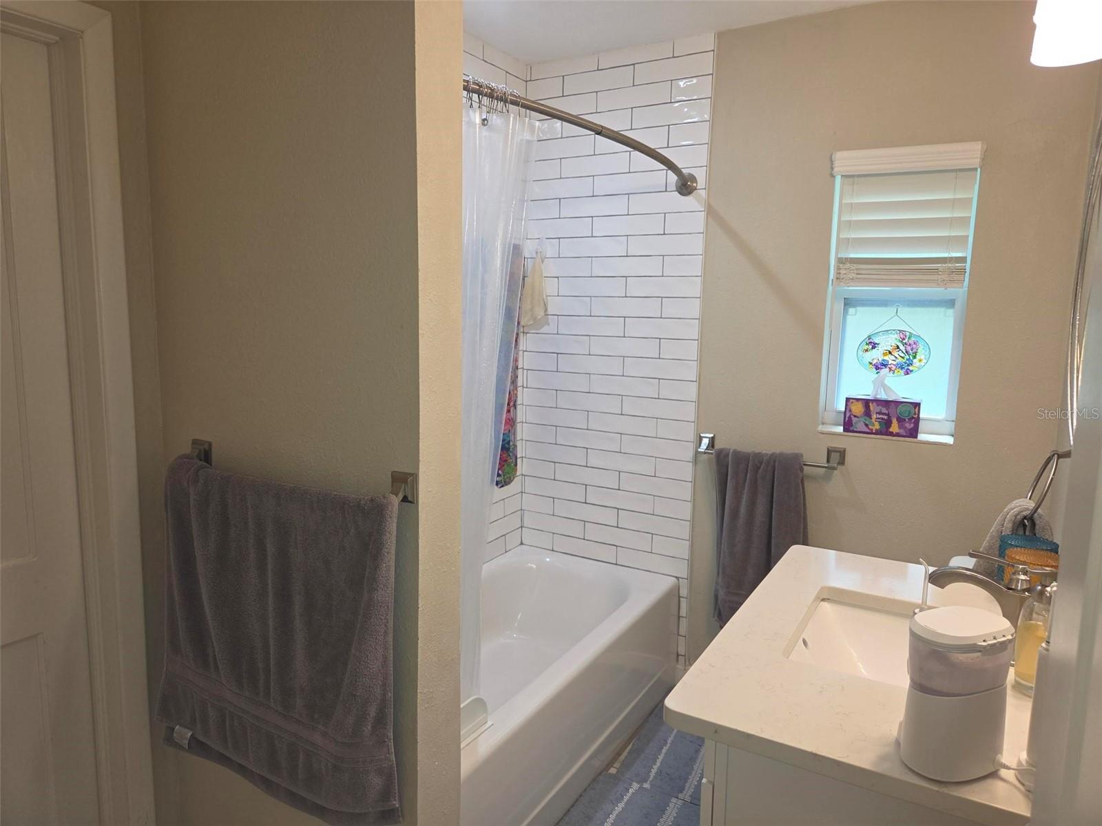 20 S SATURN AVE — photo 19
