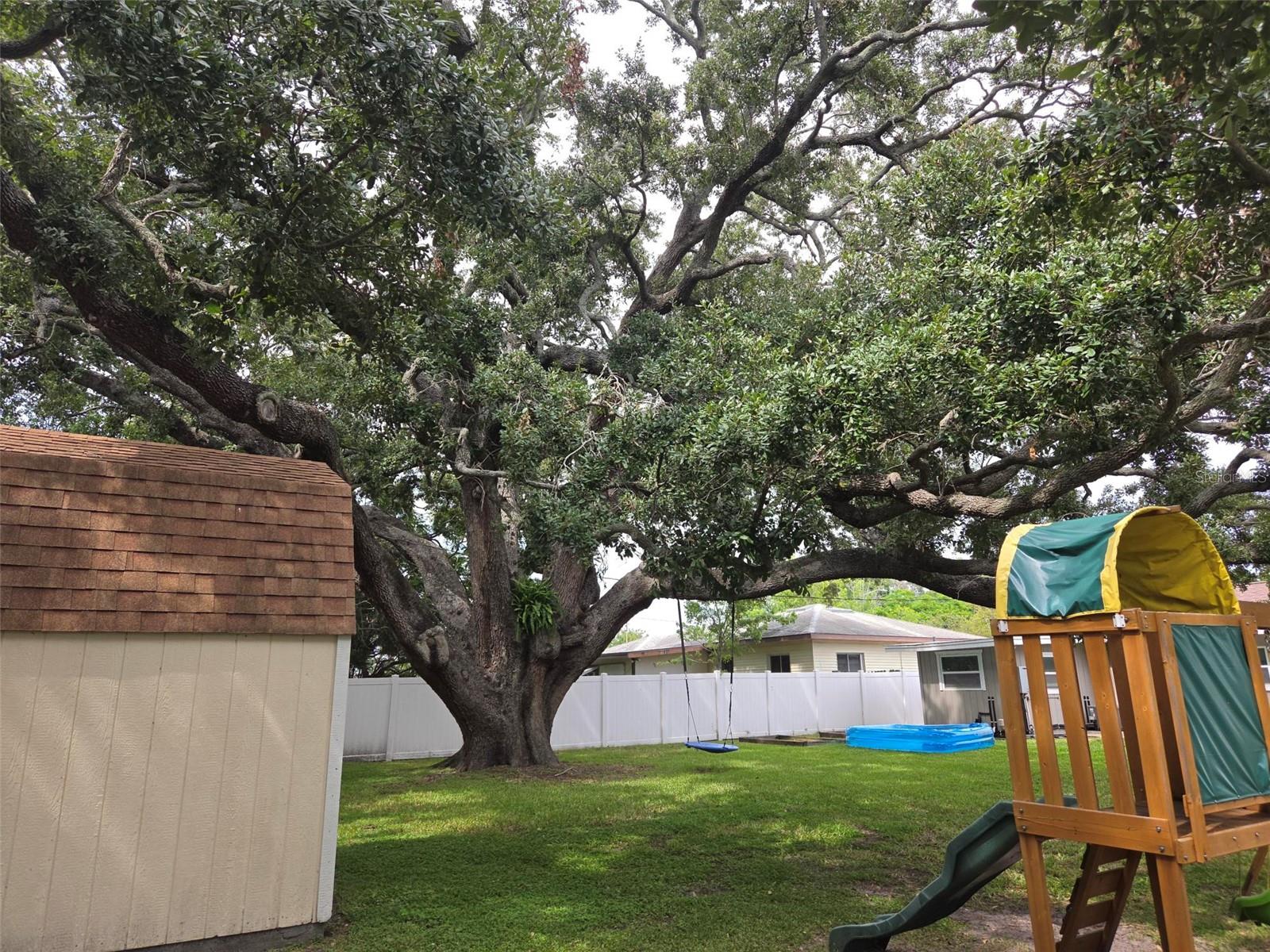 20 S SATURN AVE — photo 33
