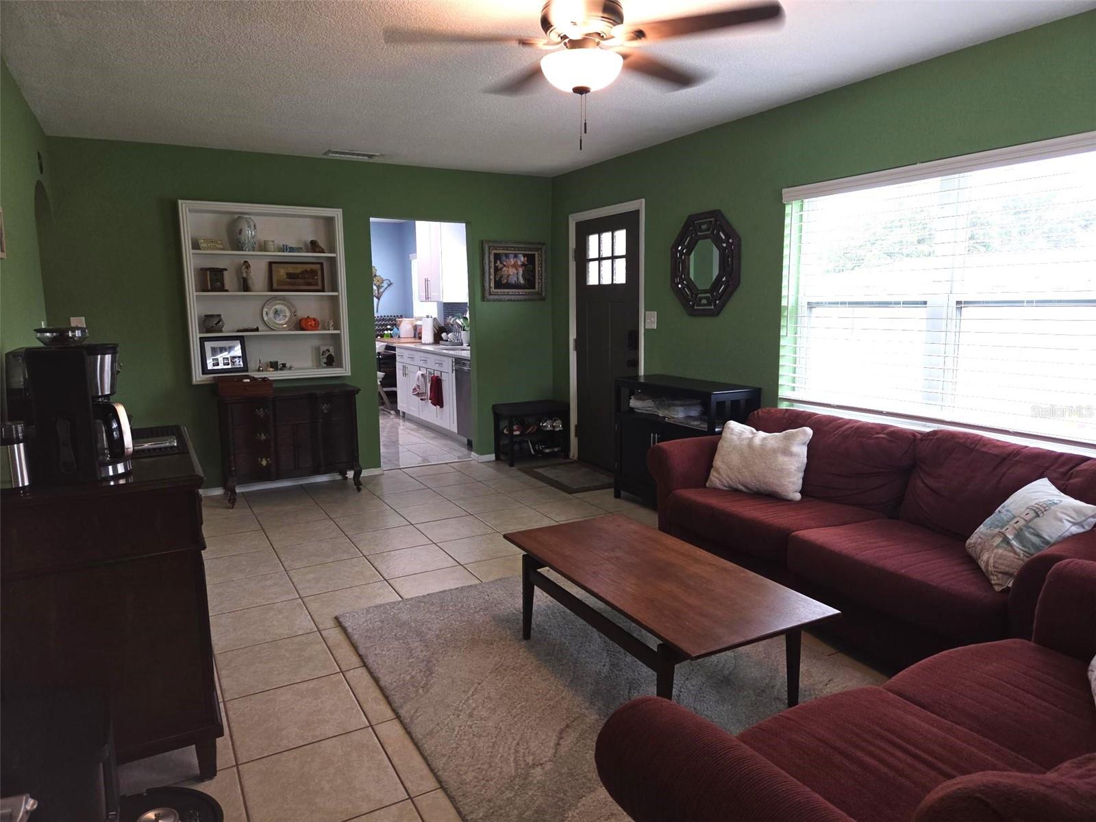 20 S SATURN AVE — photo 6