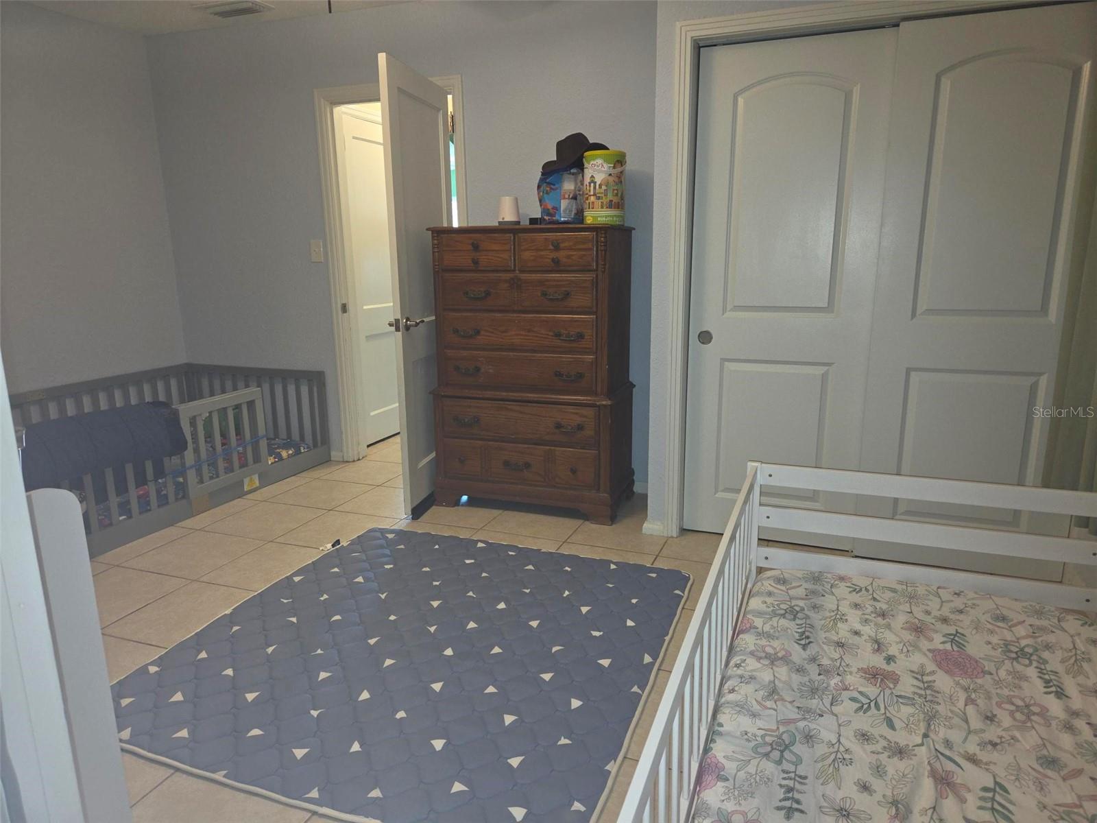 20 S SATURN AVE — photo 20
