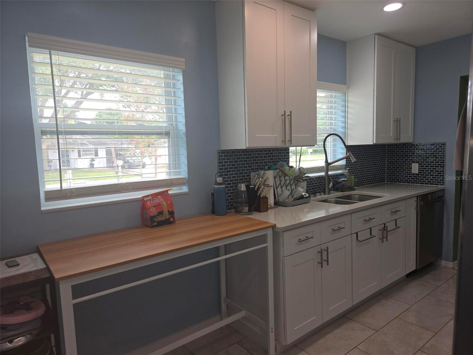 20 S SATURN AVE — photo 12